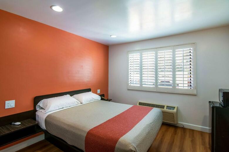 Hotel Floral Inn