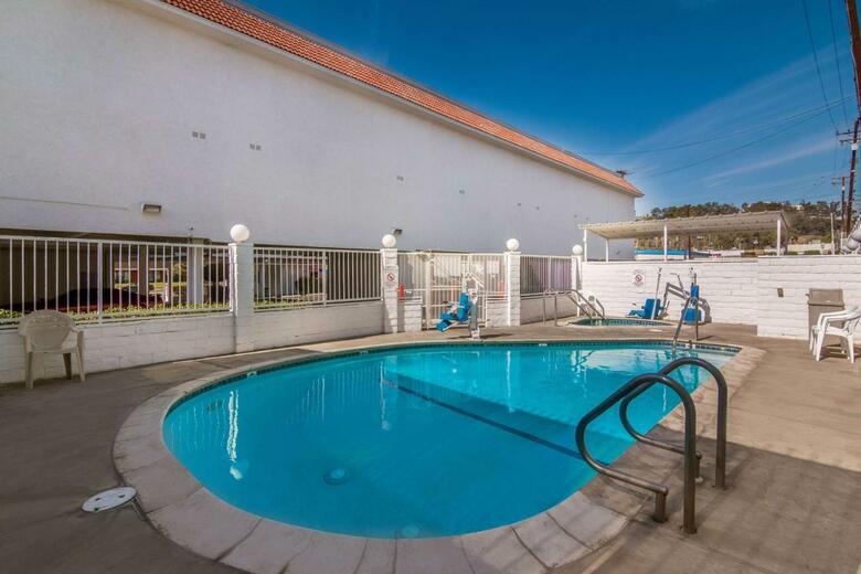 Hotel Floral Inn