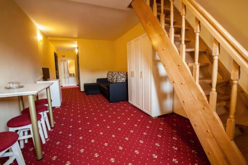 Extravagance Hotel