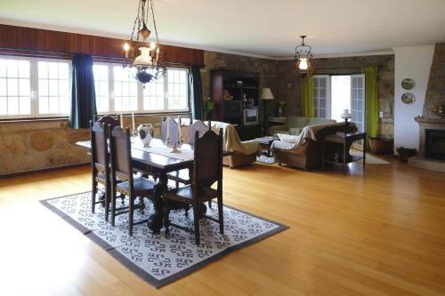 Holiday Home, Luzim