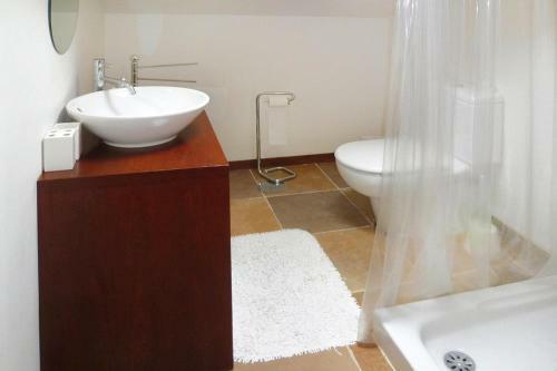 Holiday Home, Luzim