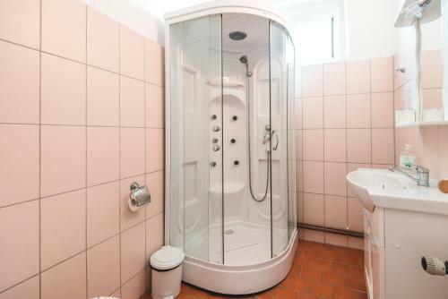 Hostal Guesthouse Casa Baciu