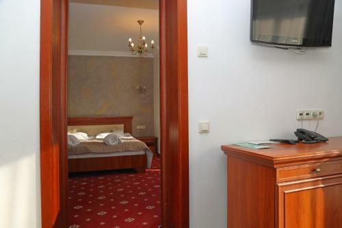 Tavel Hotel & Spa