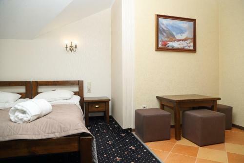 Tavel Hotel & Spa