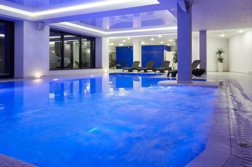 Tavel Hotel & Spa