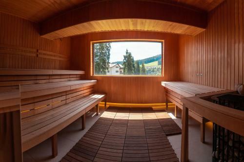 Tavel Hotel & Spa
