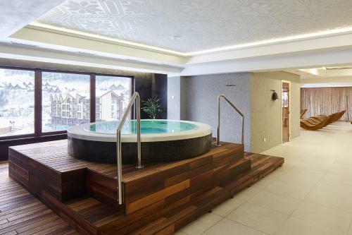 Tavel Hotel & Spa