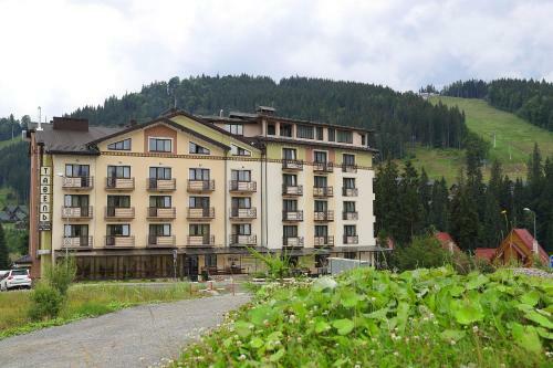 Tavel Hotel & Spa