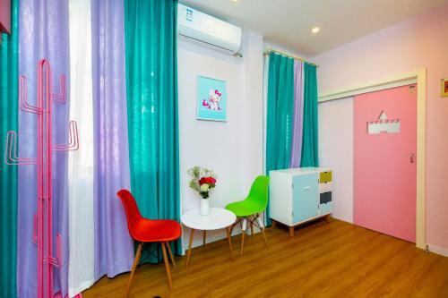 Hostal ????????