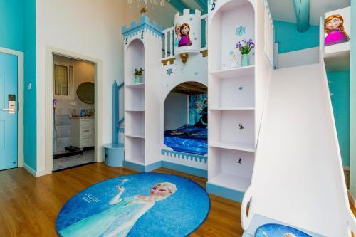 Hostal ????????