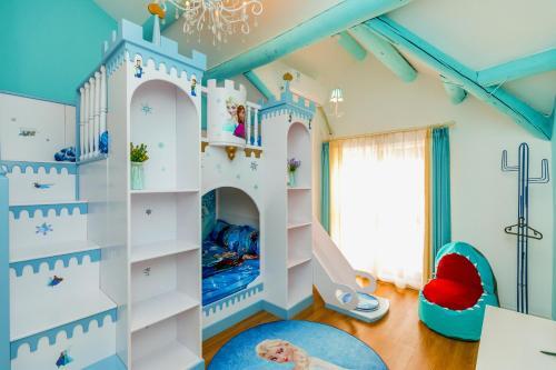Hostal ????????