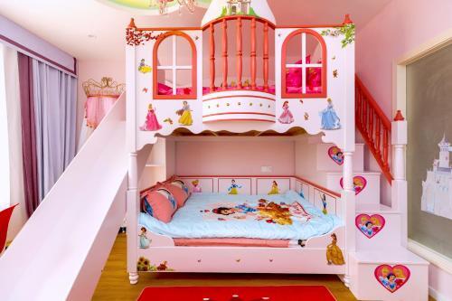 Hostal ????????