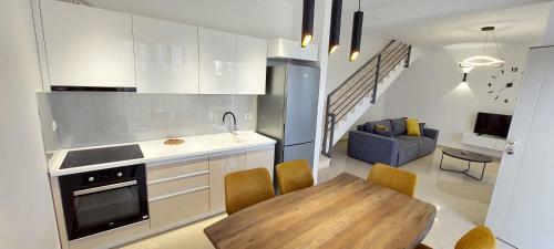 Villa Reina_lura3_gjiri Lalzit