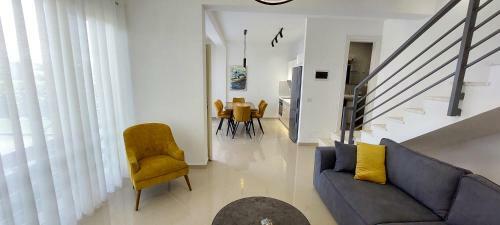 Villa Reina_lura3_gjiri Lalzit