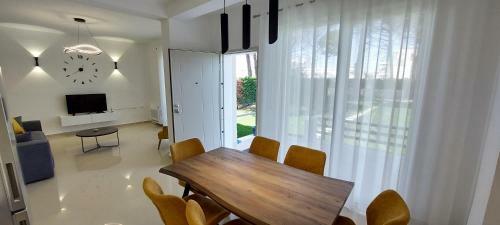 Villa Reina_lura3_gjiri Lalzit