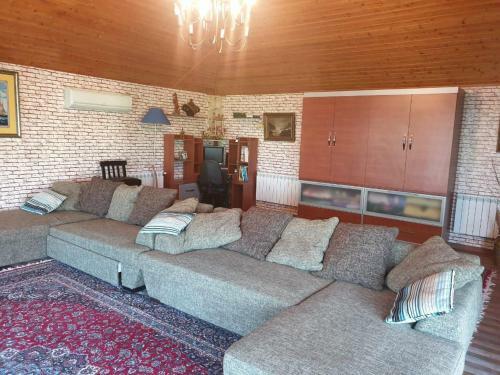 Nem Mcdonald,s 2 Bedroom Apartment