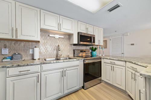 Apartamento Phoenix VI 6511 - Beachfront Updated Condo!