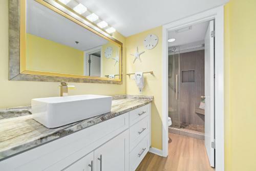 Apartamento Phoenix VI 6511 - Beachfront Updated Condo!
