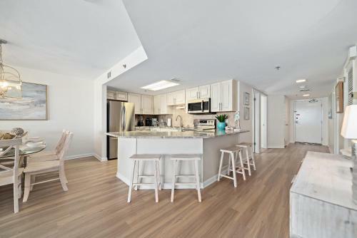 Apartamento Phoenix VI 6511 - Beachfront Updated Condo!