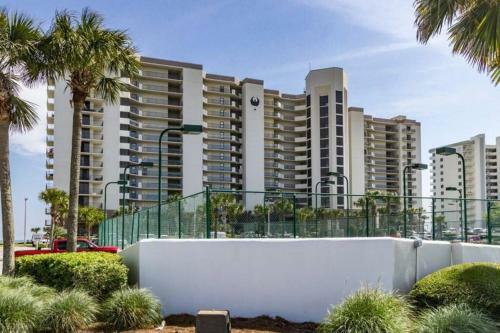 Apartamento Phoenix VI 6511 - Beachfront Updated Condo!
