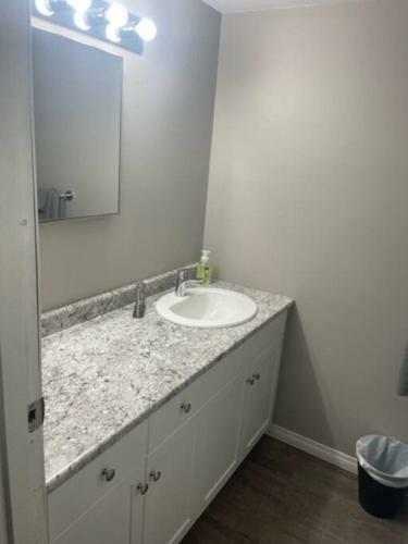 Lovely 2 Bedroom Apartment