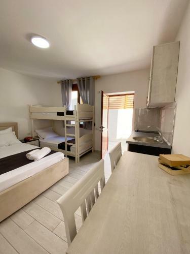 Hostal Sunny Guest House