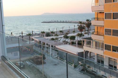 Lovely Apartment With Free Parking And Sea View