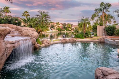 Immaculate Lake Front Home Wresort Like Backyard