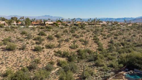 Fabulous 4-bdrm Wbreathtaking Views & Pool