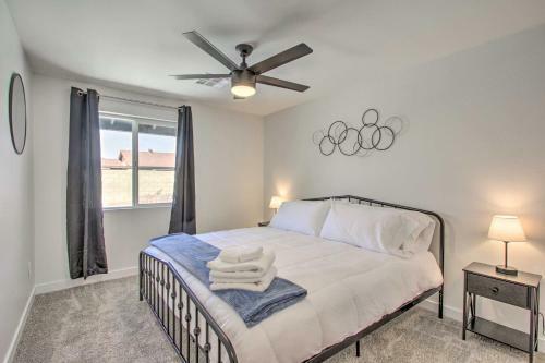 Family-friendly Glendale Home With Yard And Pool!