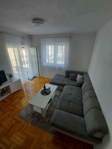 Dix Apartments