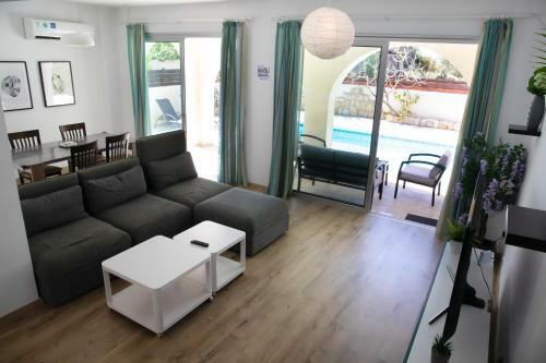 Lighthouse Villa, Central & Close To Beach