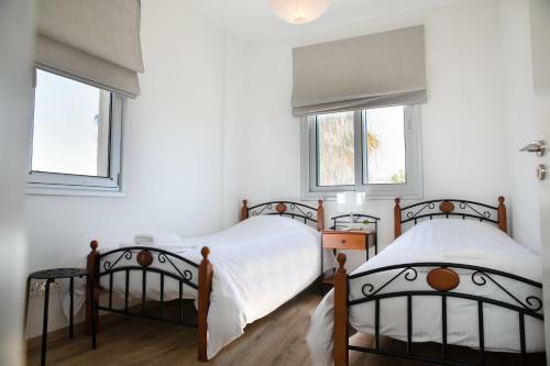 Lighthouse Villa, Central & Close To Beach