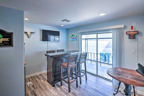 Lakefront Home Walk To Beach And Boat Launch!