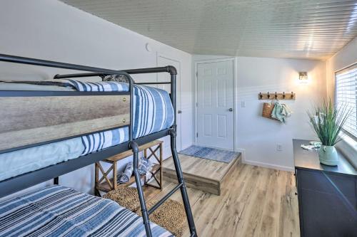 Lakefront Home Walk To Beach And Boat Launch!