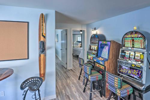 Lakefront Home Walk To Beach And Boat Launch!