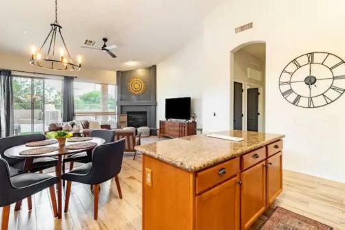 Peaceful Oasis In Gated Golf Course Community
