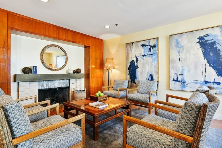 Hotel Waters Edge