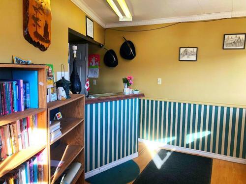 Stampeder Motel