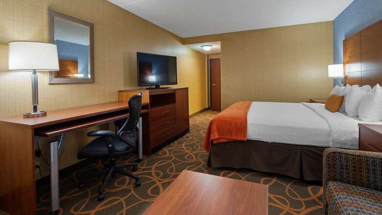 Best Western Plus Fresno Airport Hotel