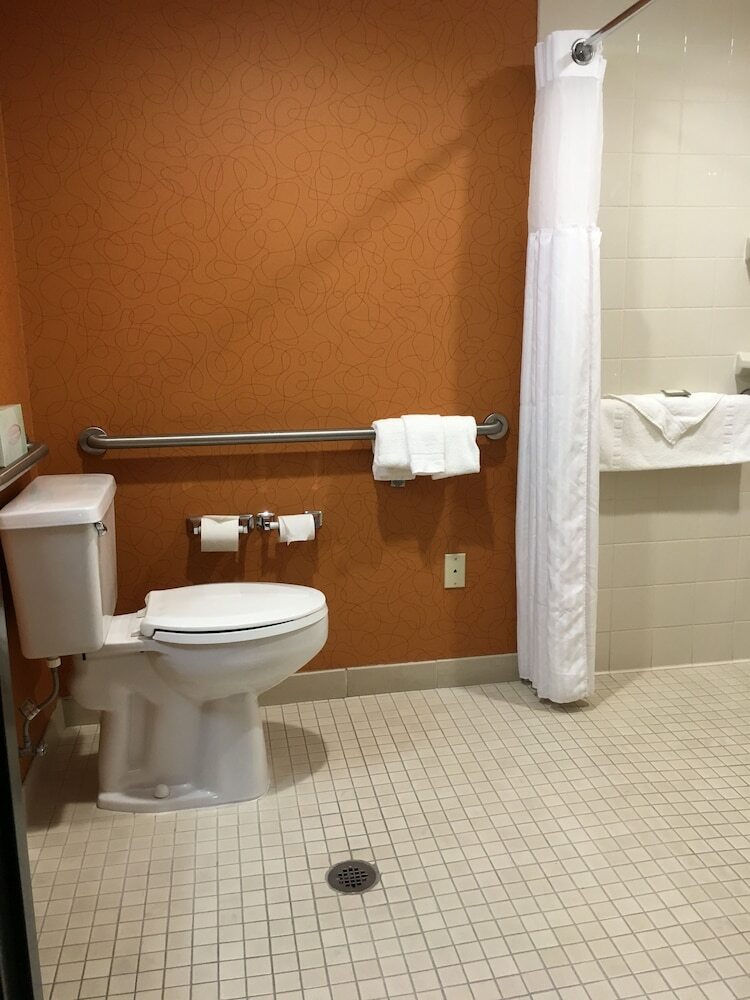 Best Western Plus Fresno Airport Hotel