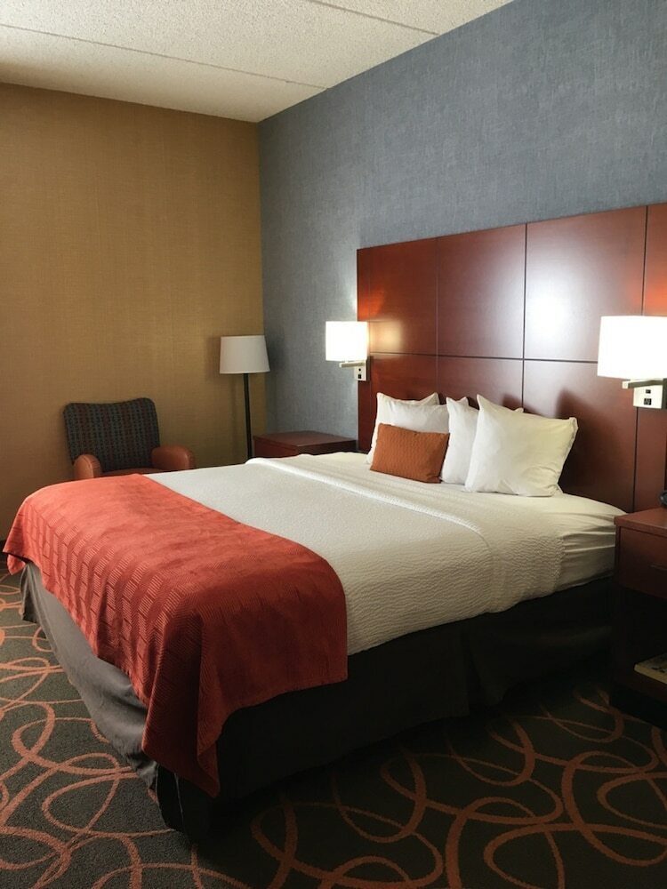 Best Western Plus Fresno Airport Hotel