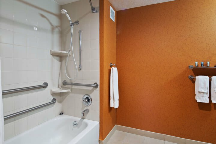 Best Western Plus Fresno Airport Hotel