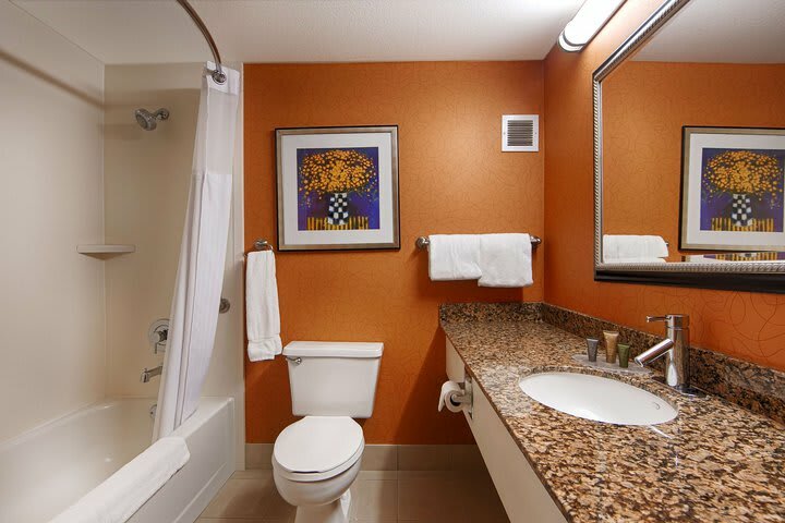 Best Western Plus Fresno Airport Hotel