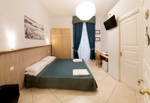 Hostal Vomero House