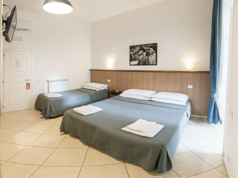 Hostal Vomero House