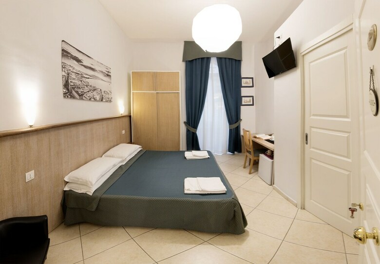 Hostal Vomero House