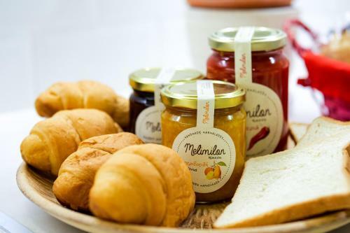 Cycladic Home On The Hill With Beautiful Views!!