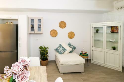 Cycladic Home On The Hill With Beautiful Views!!