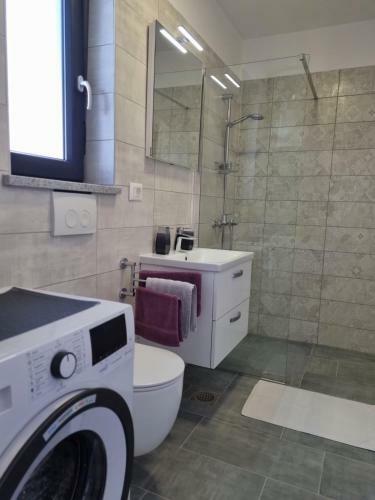 Apartamentos N&n Near The Beach